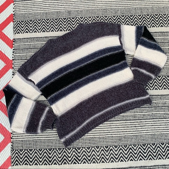Macy McCoy Grey Stripe Knit Sweater size O/S (fits M) - Picture 2 of 7